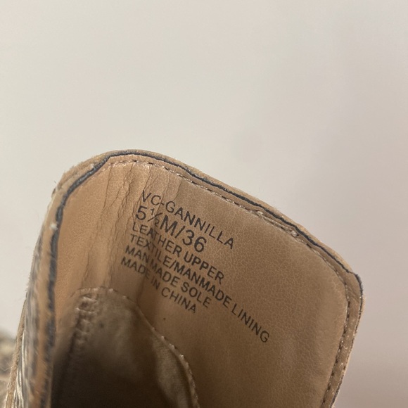 Vince Camuto Snake Print Anke Booties Size 5.5 - Picture 9 of 10